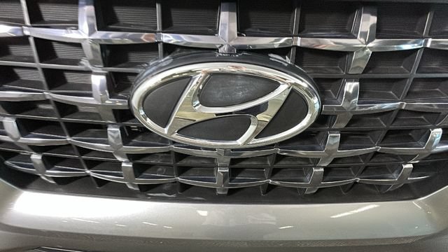 Certified 2023 Hyundai Venue SEL FWD image 8