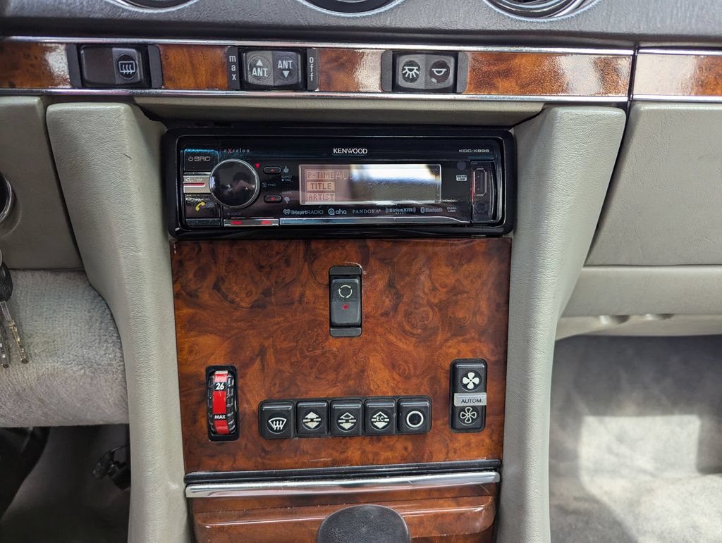 Used 1987 Mercedes-Benz 560 SL image 27
