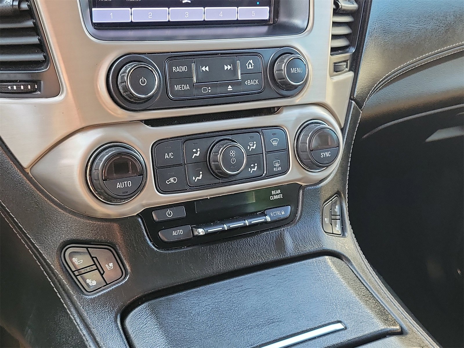 Used 2017 GMC Yukon Denali w/ Open Road Package image 23