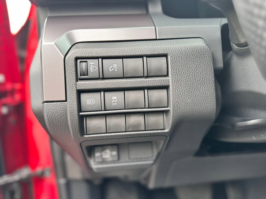 Used 2025 Toyota Tacoma SR5 image 18