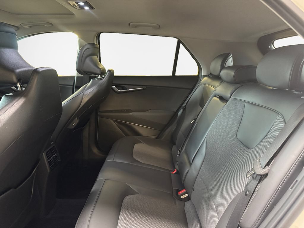 Certified 2023 Kia Niro EX Touring FWD image 24