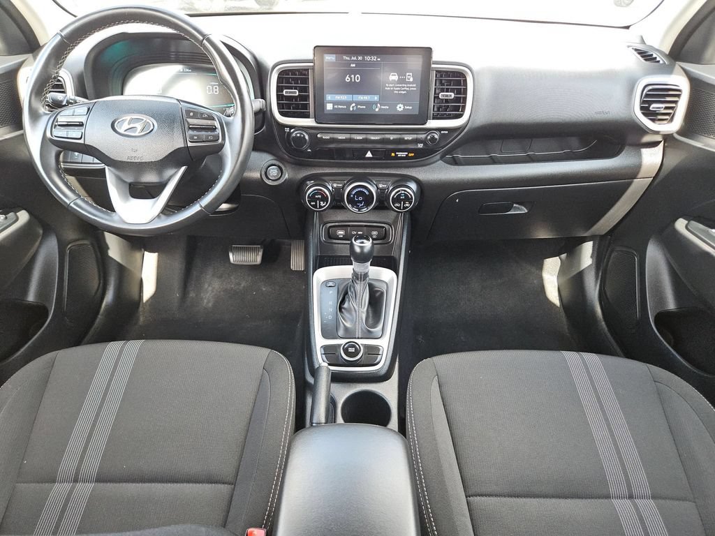 Used 2025 Hyundai Venue SEL FWD image 19
