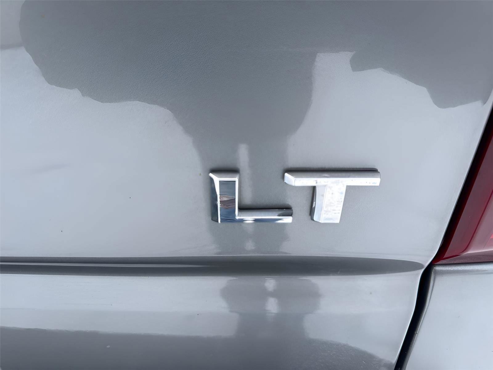 Used 2023 Chevrolet Silverado 1500 LT AWD/4WD image 27
