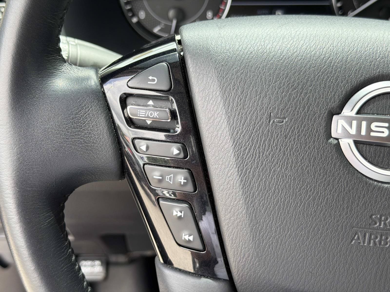 Used 2023 Nissan Armada S AWD/4WD image 25