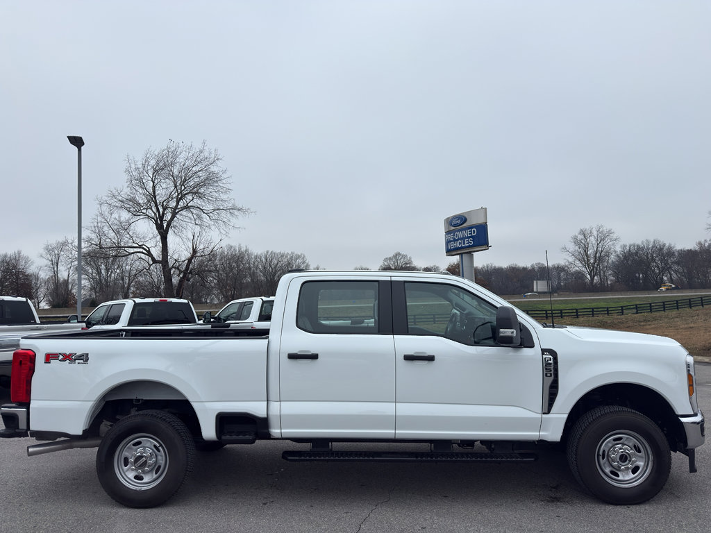 Used 2025 Ford F250 XL w/ FX4 Off-Road Package image 4