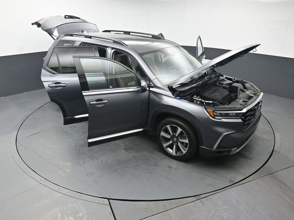 Used 2025 Honda Pilot Elite image 52