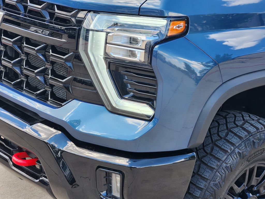 Used 2024 Chevrolet Silverado 2500 ZR2 w/ Technology Package AWD/4WD image 18