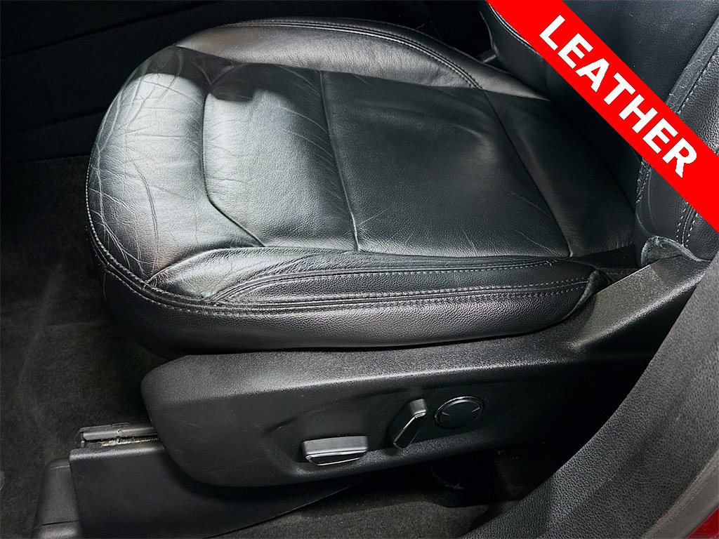 Used 2017 Ford Explorer XLT w/ Equipment Group 202A image 21