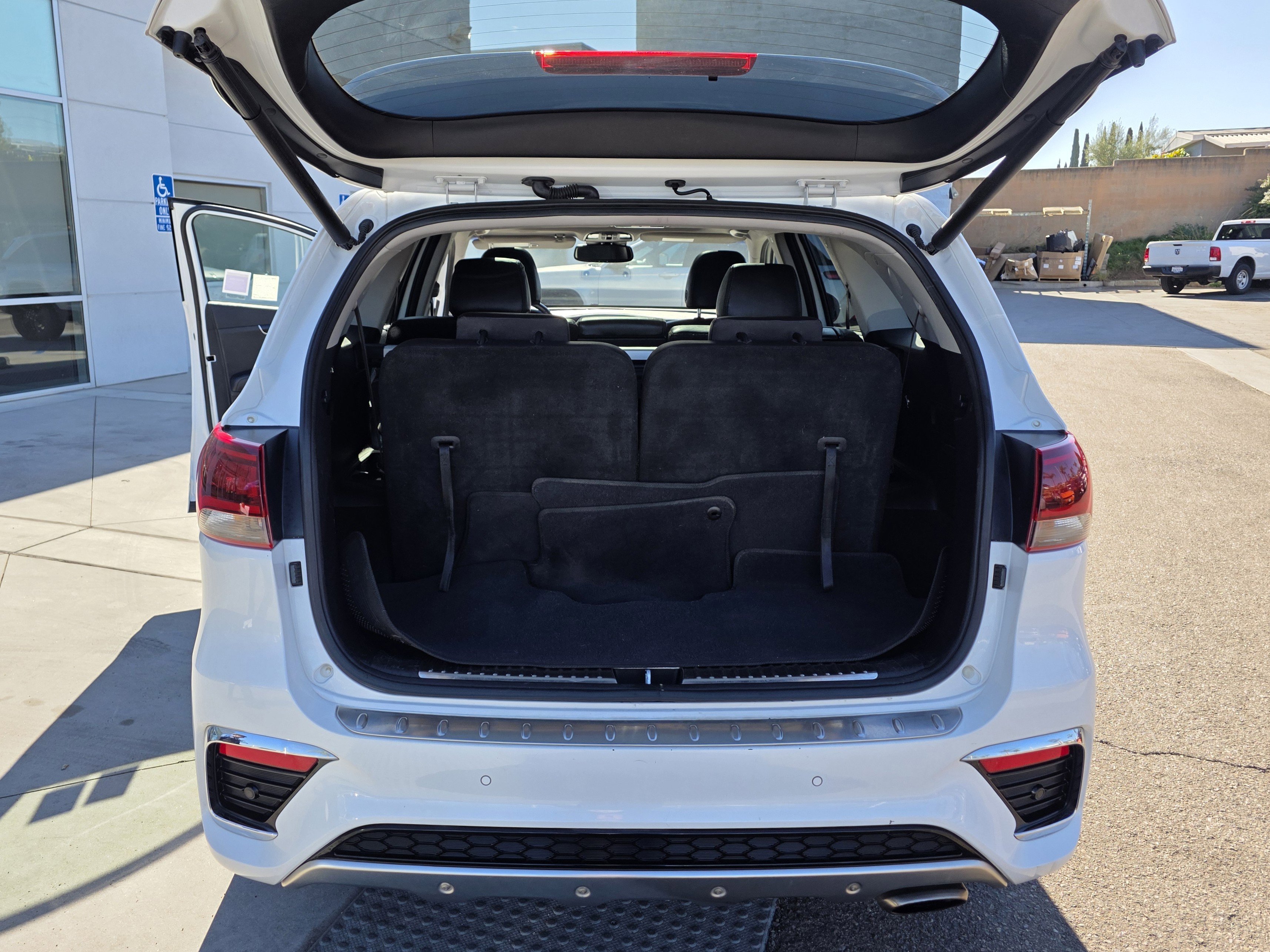 Used 2019 Kia Sorento SX image 19