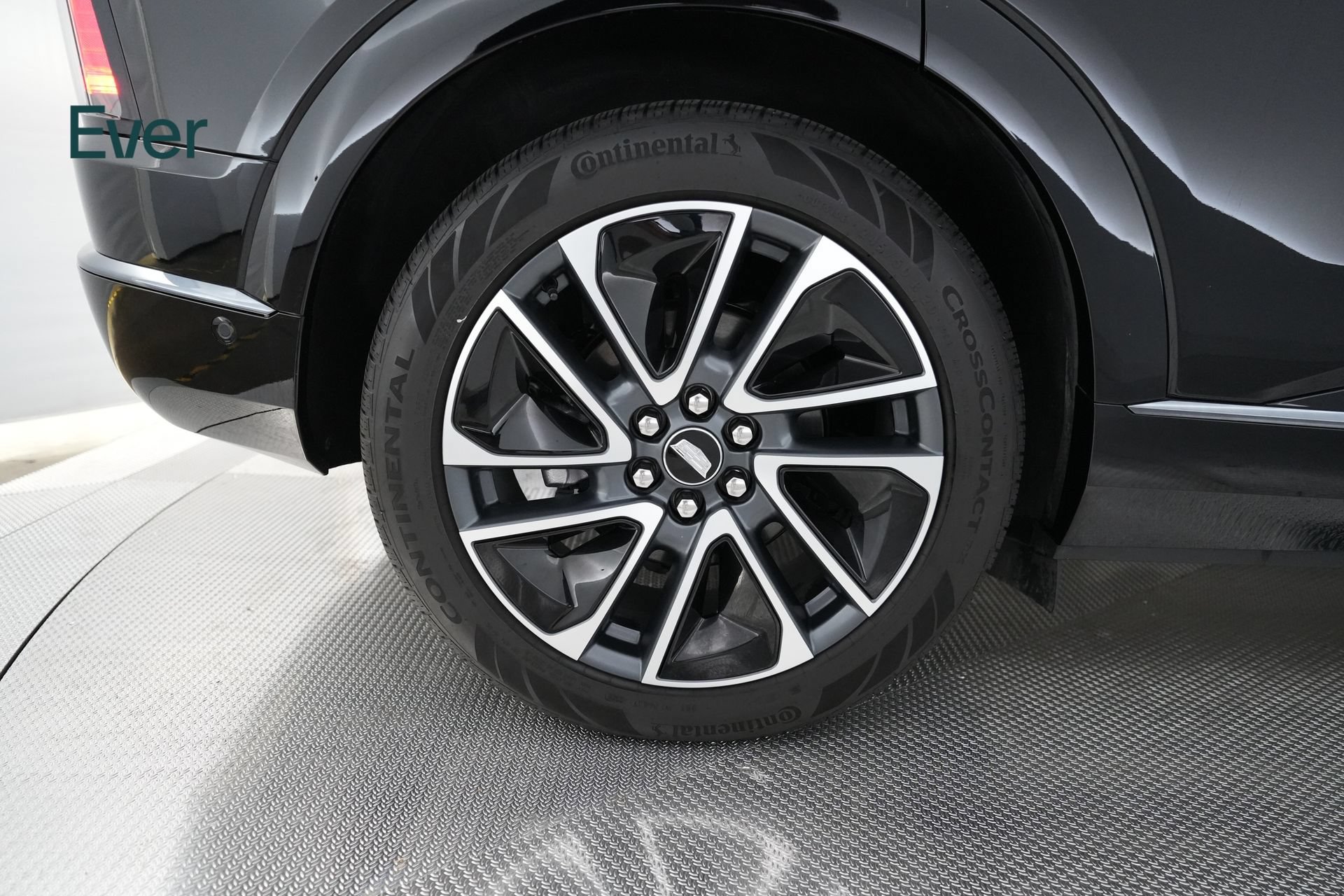 Used 2026 Cadillac Optiq Sport 2 w/ LPO, Floor Liner Package RWD image 9