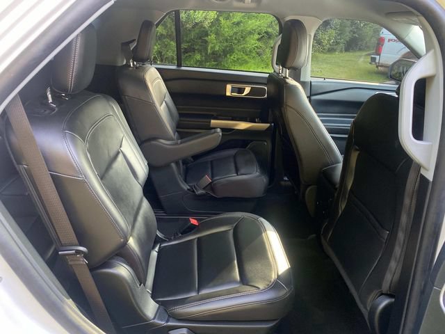 Used 2023 Ford Explorer XLT w/ Equipment Group 202A RWD image 34