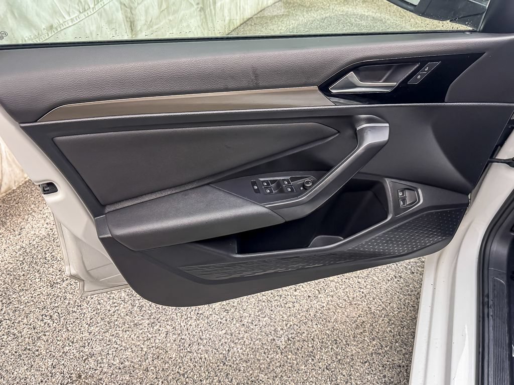 Used 2021 Volkswagen Jetta SEL Premium FWD image 22