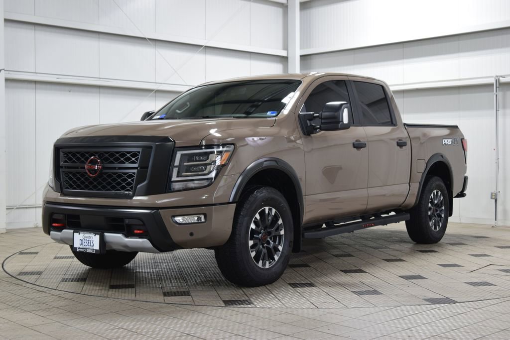 Used 2024 Nissan Titan PRO-4X w/ Pro-4x Convenience Package image 3