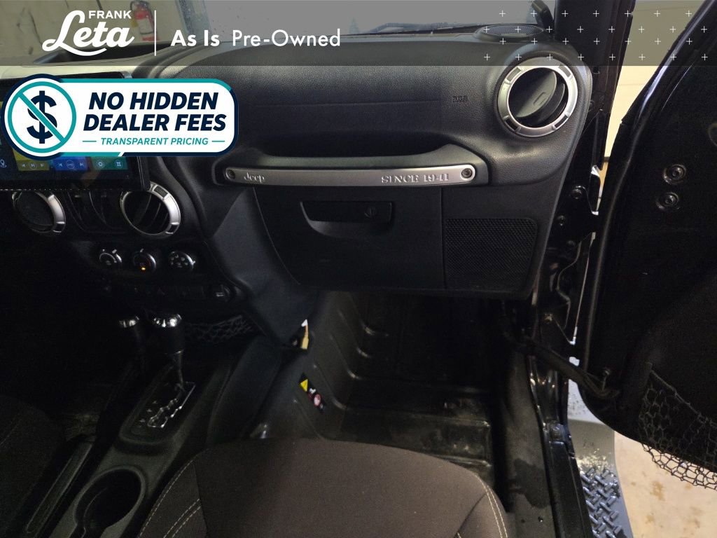 Used 2015 Jeep Wrangler Sahara w/ Connectivity Group AWD/4WD image 17