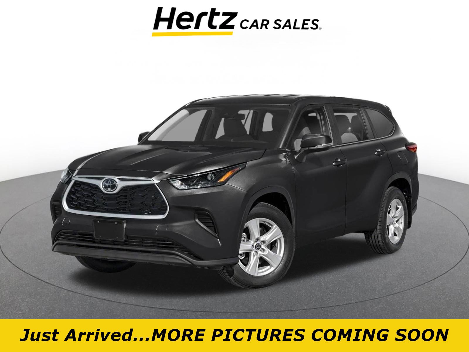Used 2025 Toyota Highlander LE FWD image 1