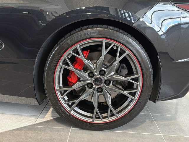 Used 2023 Chevrolet Corvette Stingray Premium Conv w/ Z51 Performance Package RWD image 11