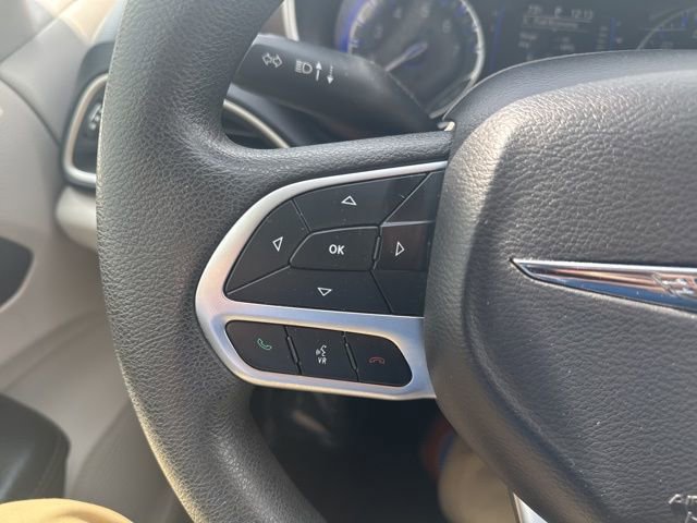 Used 2018 Chrysler Pacifica L image 18