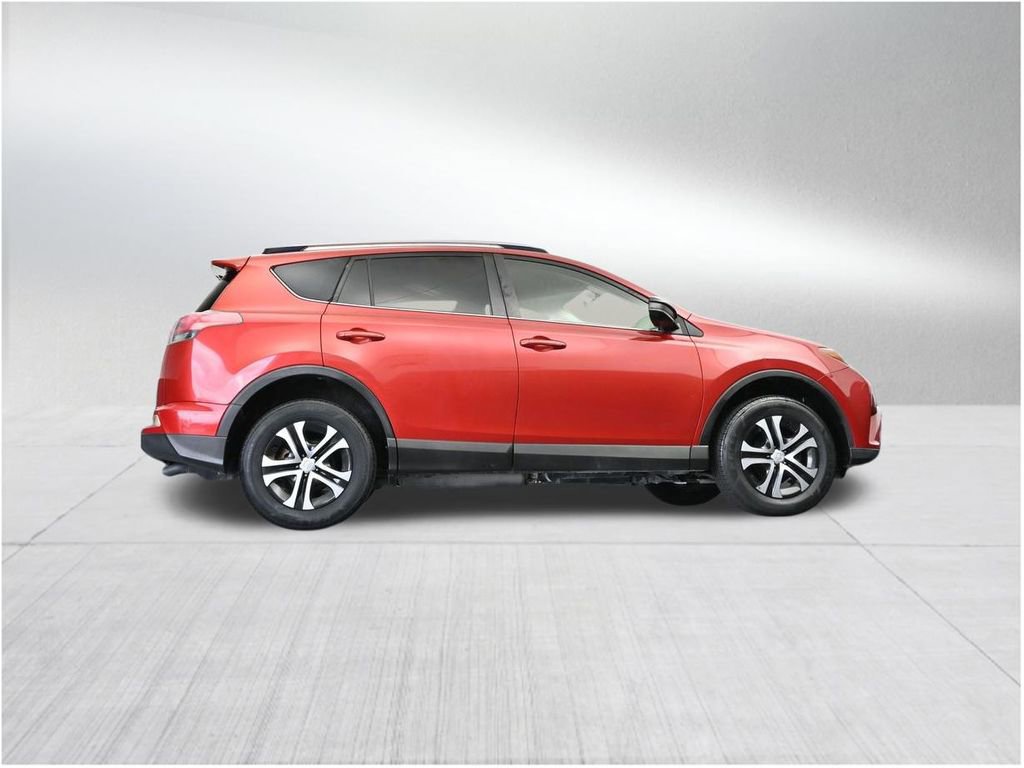 Used 2016 Toyota RAV4 LE image 17