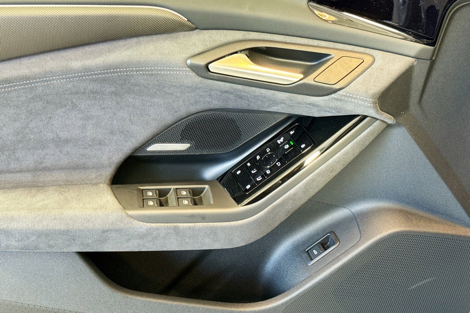 New 2027 Audi S6 e-tron Prestige AWD/4WD image 15