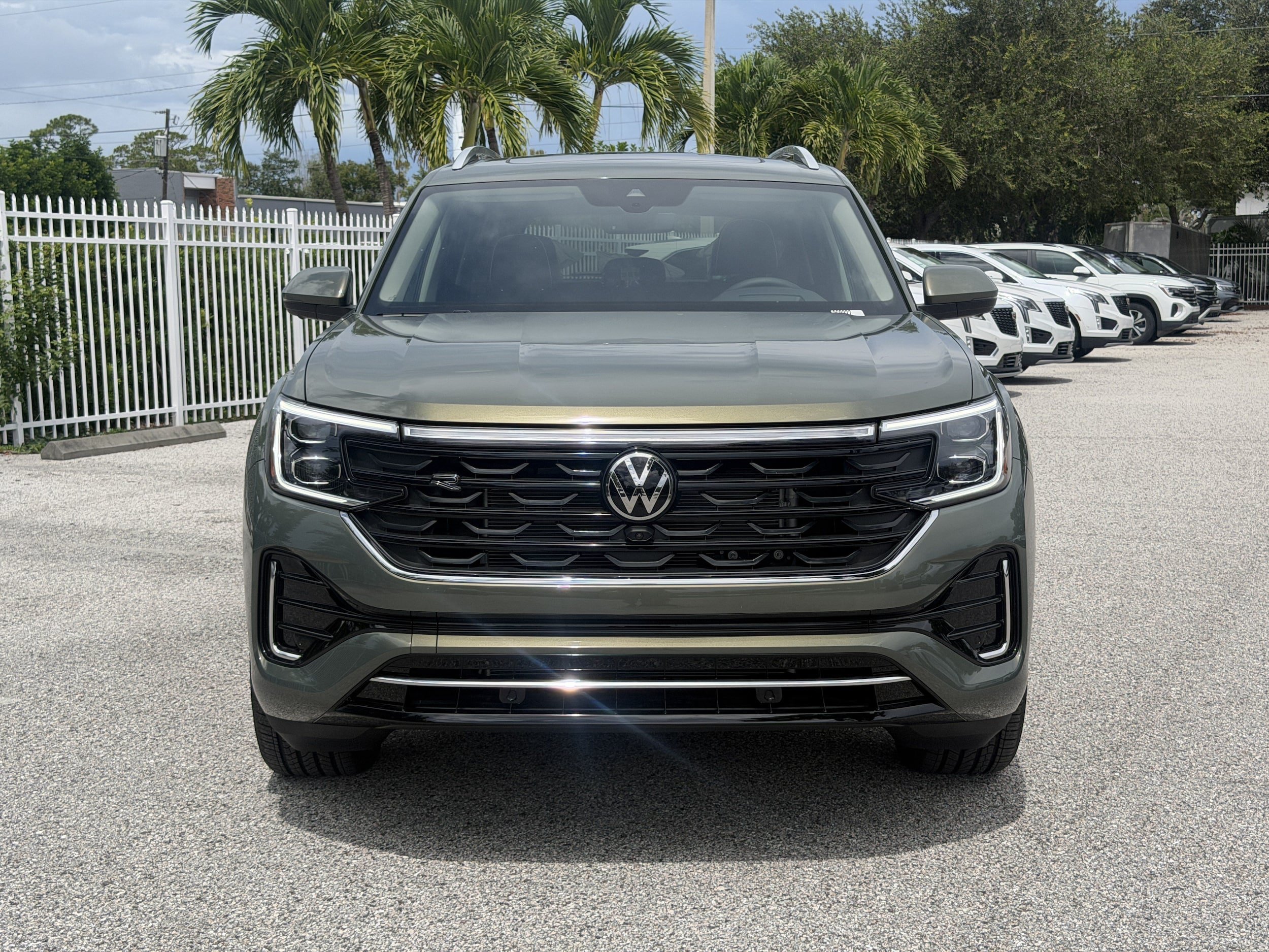 New 2026 Volkswagen Atlas SEL Premium R-Line AWD/4WD video 2