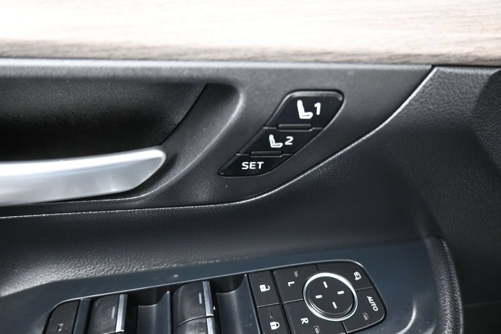 Used 2025 Toyota Grand Highlander FWD image 16