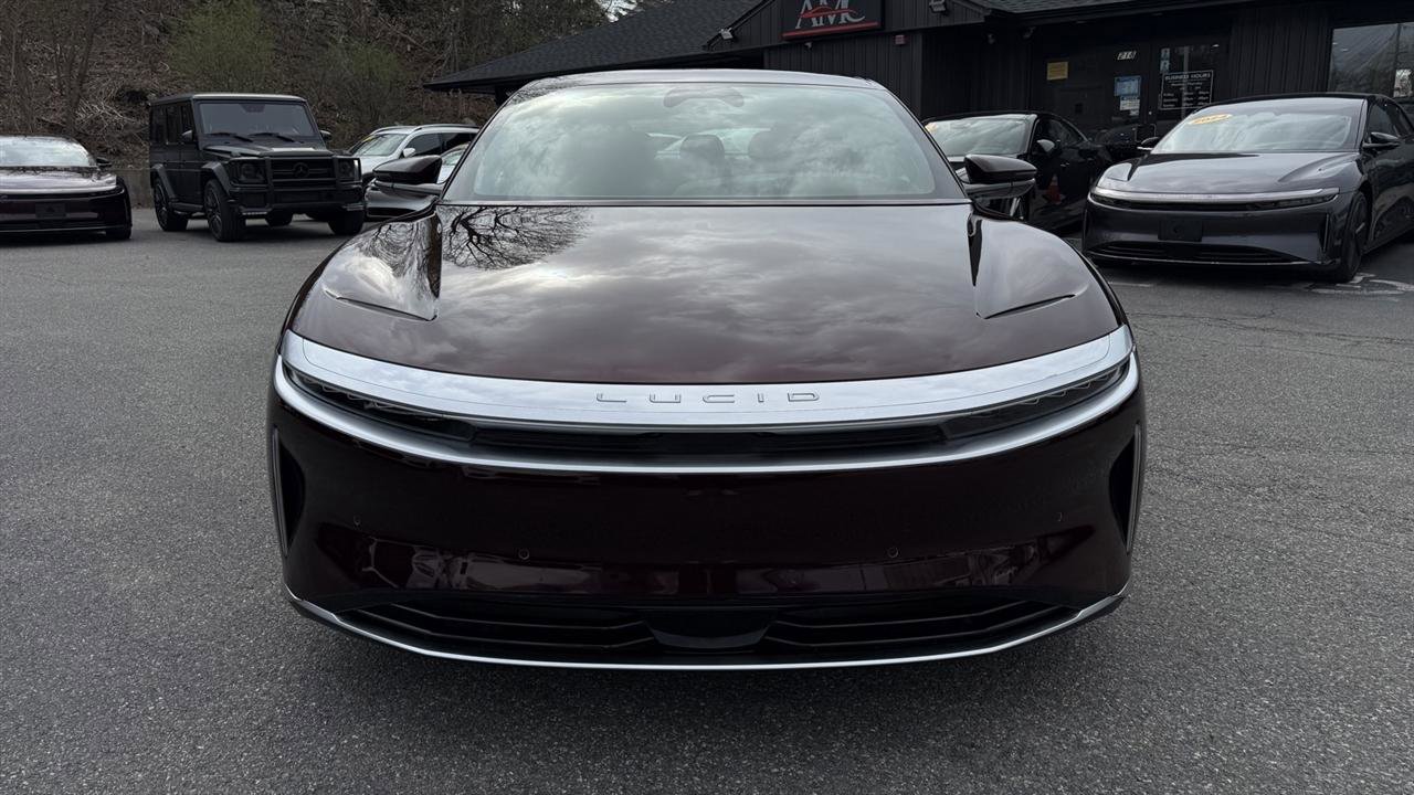 Used 2024 Lucid Air Touring image 11