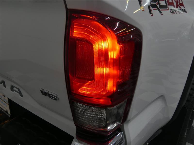 Used 2016 Toyota Tacoma TRD Off-Road w/ Exterior Package image 14