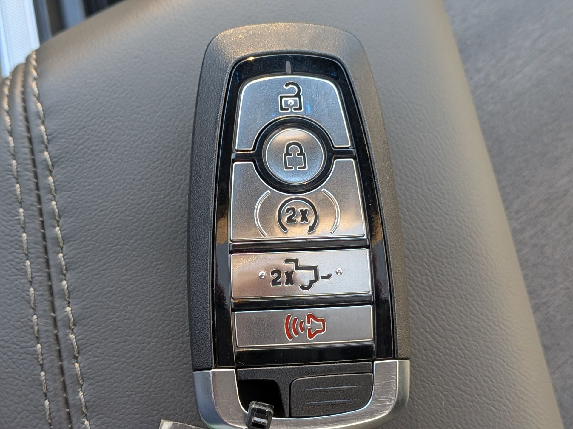 New 2026 Ford F350 Platinum w/ Platinum Plus Package image 33