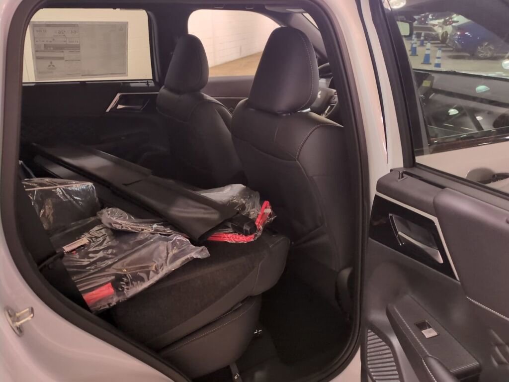 New 2025 Mitsubishi Outlander SEL AWD/4WD image 12