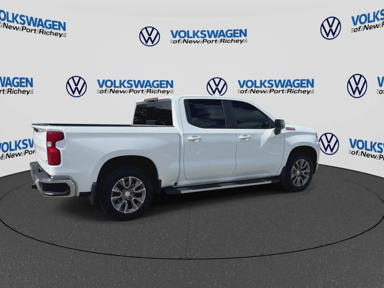 Used 2021 Chevrolet Silverado 1500 LT w/ True North Edition Plus AWD/4WD image 8