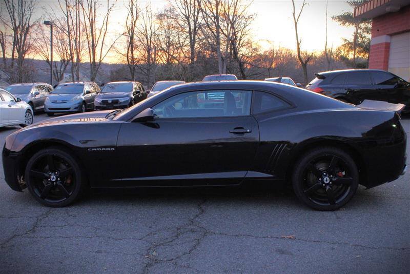 Used 2011 Chevrolet Camaro LT w/ Silver Stripe Package RWD image 2