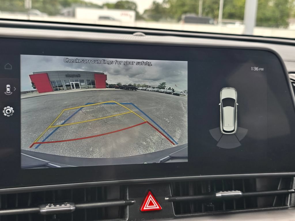 Used 2025 Kia Sportage EX FWD image 5