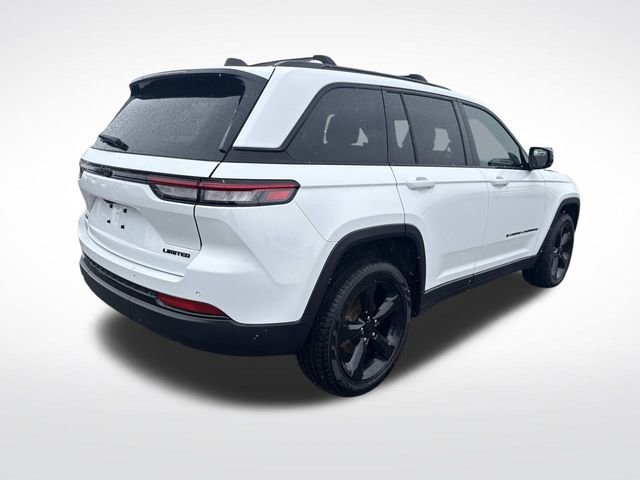 Used 2023 Jeep Grand Cherokee Limited w/ Black Appearance Package image 9