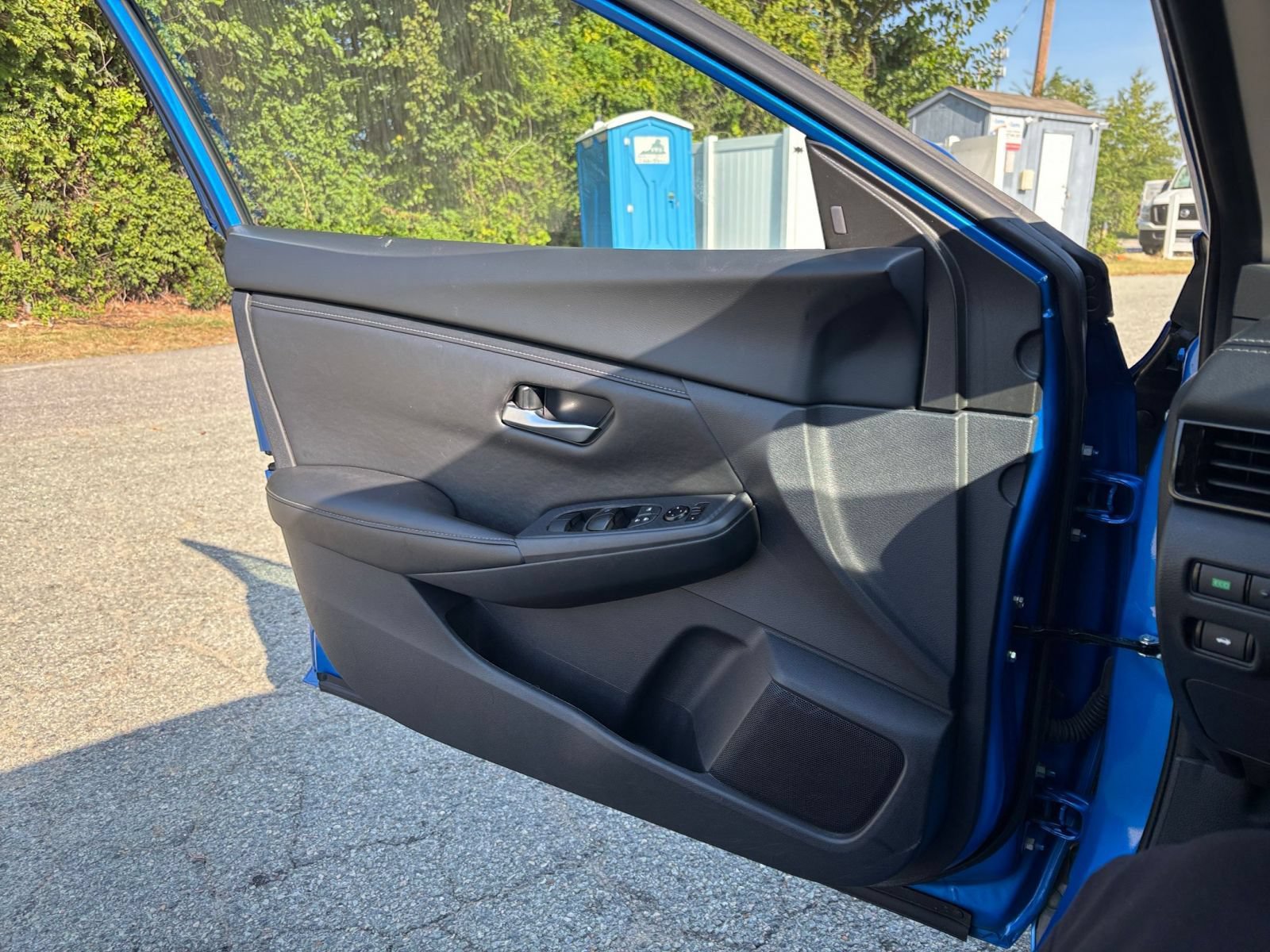 Used 2025 Nissan Sentra SV FWD image 15