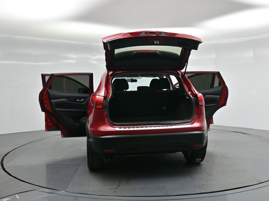 Used 2018 Nissan Rogue Sport SV image 32