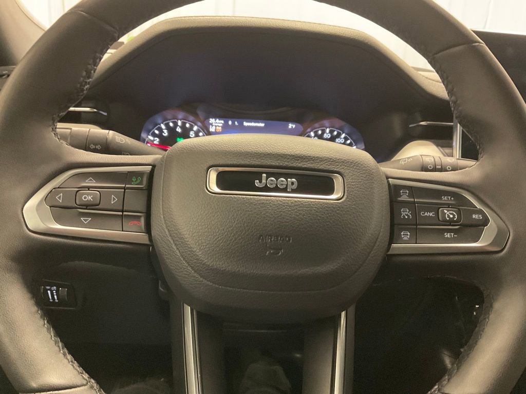 Used 2024 Jeep Compass Limited image 16