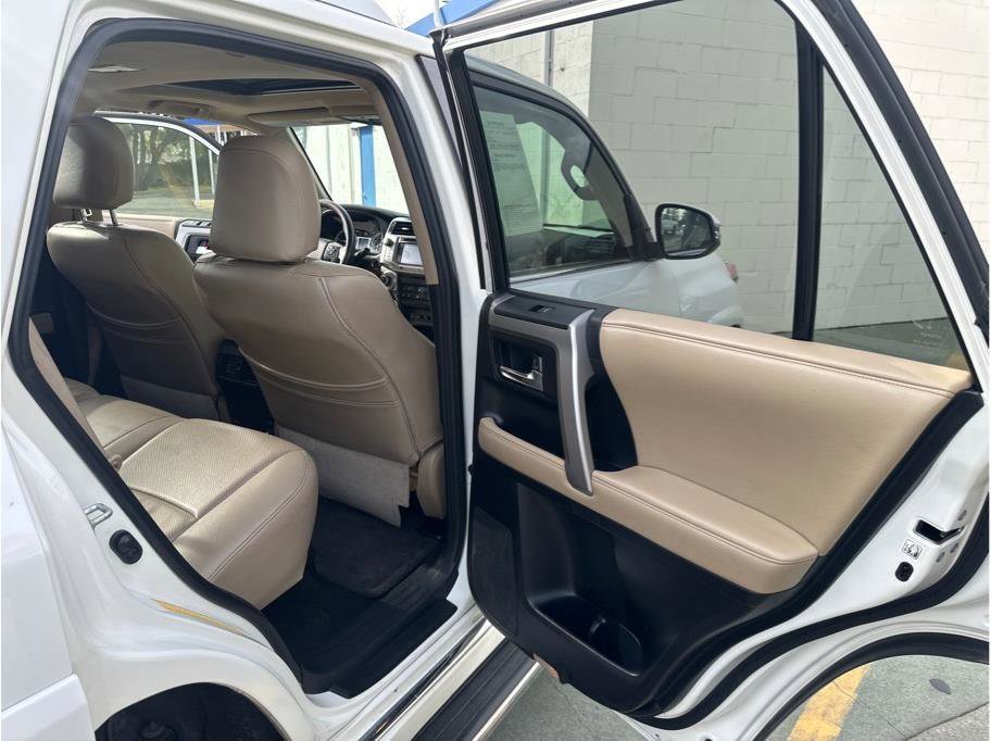 Used 2015 Toyota 4Runner Limited image 30