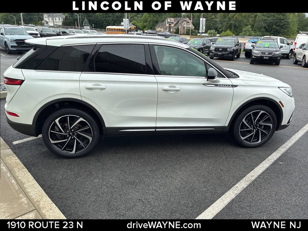 Certified 2023 Lincoln Corsair Reserve FWD image 9