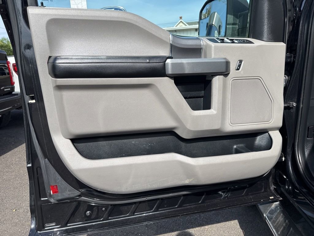 Used 2015 Ford F150 XLT w/ Equipment Group 301A Mid AWD/4WD image 12