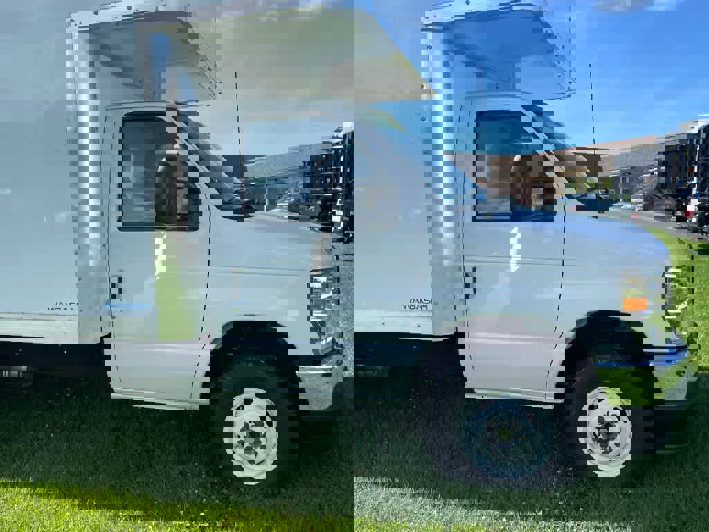 New 2024 Ford E-450 and Econoline 450 Super Duty w/ Power Windows & Locks Group image 7