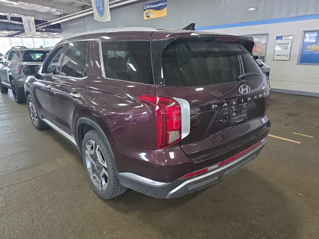Used 2024 Hyundai Palisade Limited FWD image 4