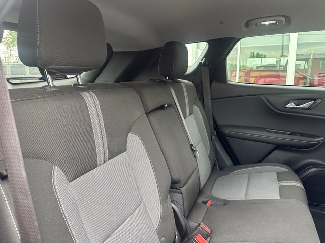 Used 2025 Chevrolet Blazer LT FWD image 16