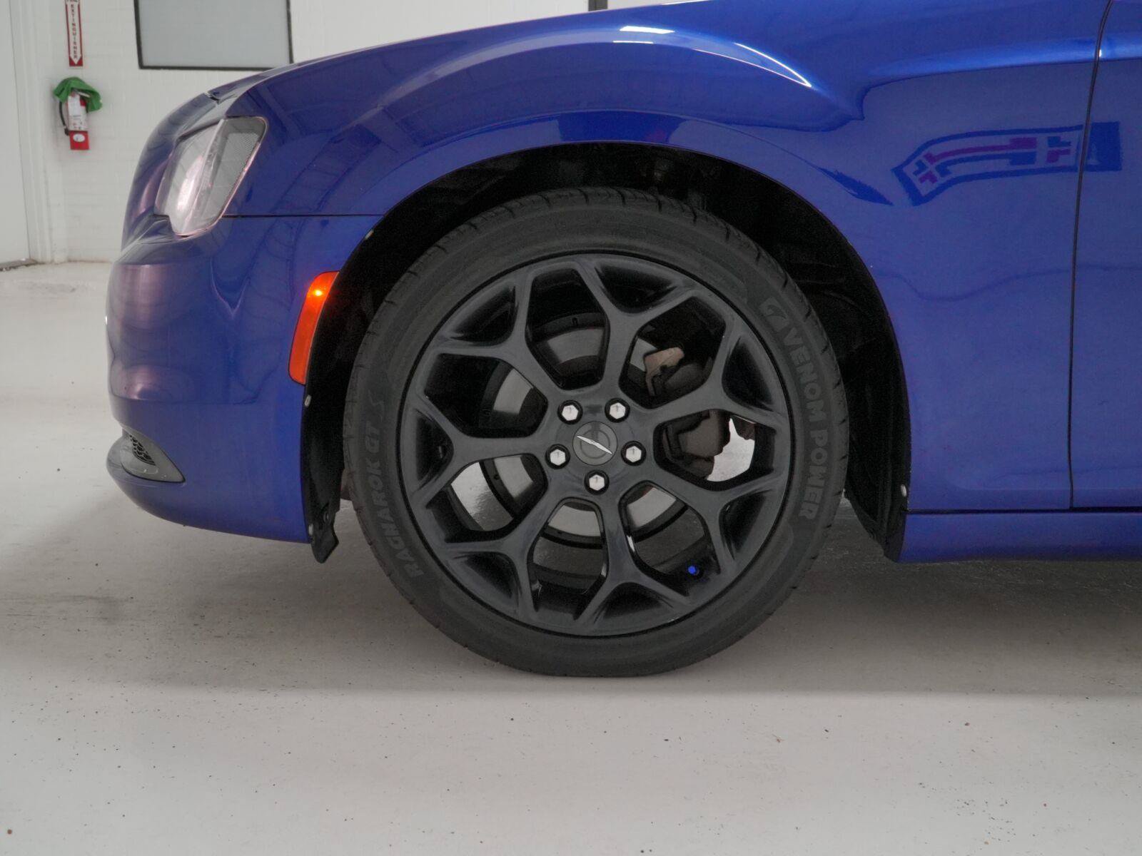 Used 2019 Chrysler 300 Touring w/ Sport Appearance Package RWD image 11