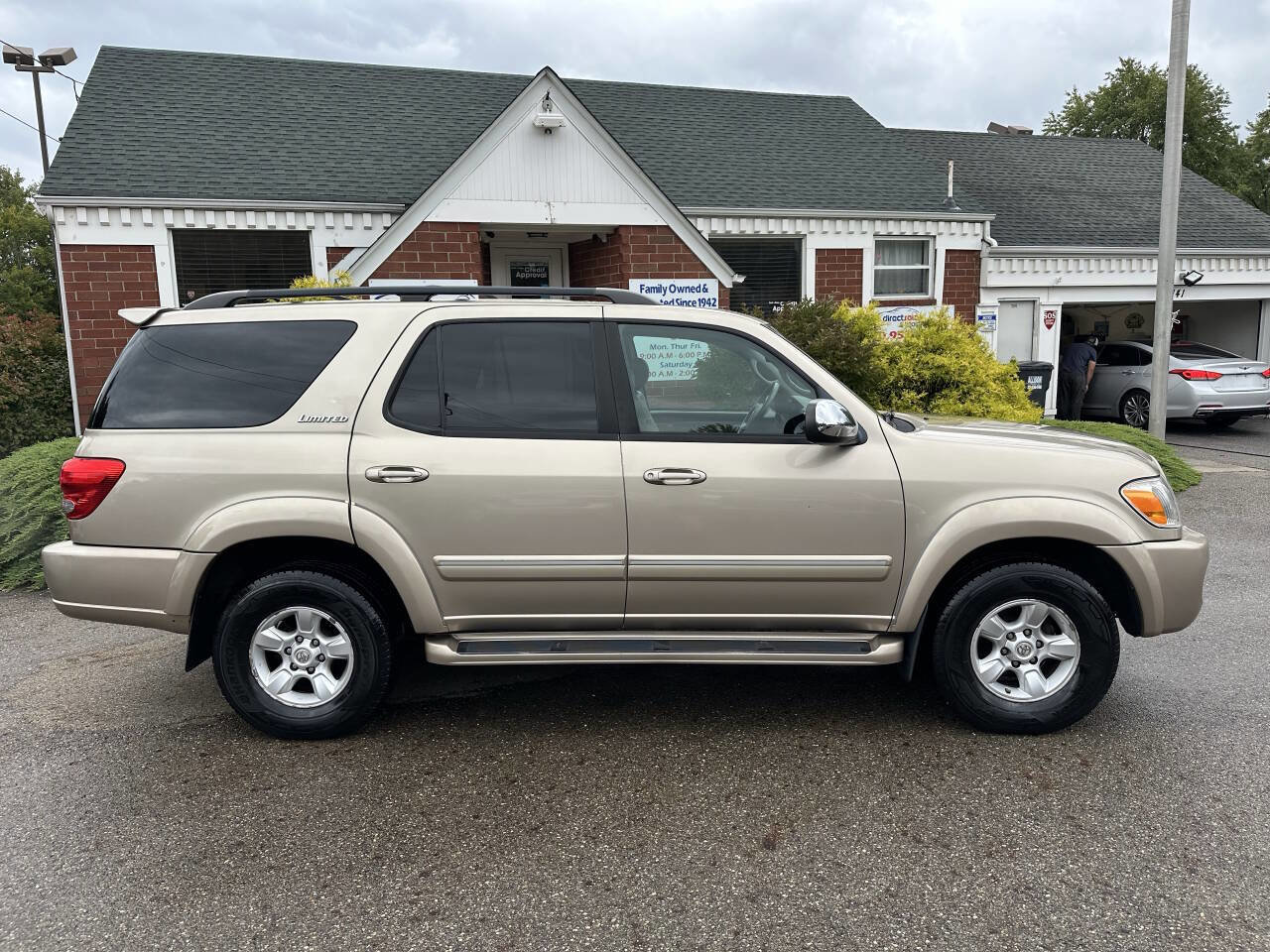 Used 2007 Toyota Sequoia Limited image 7