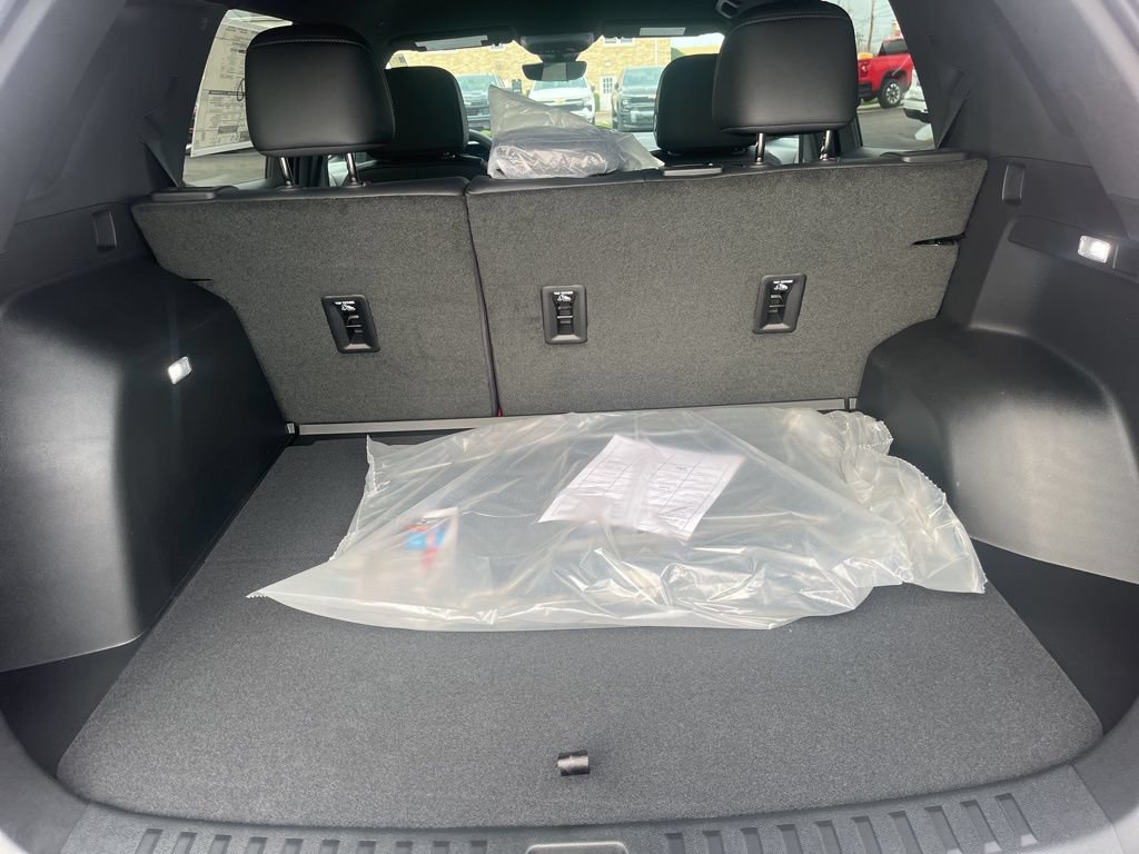 New 2026 Chevrolet Equinox LT w/ Convenience Package II FWD image 5