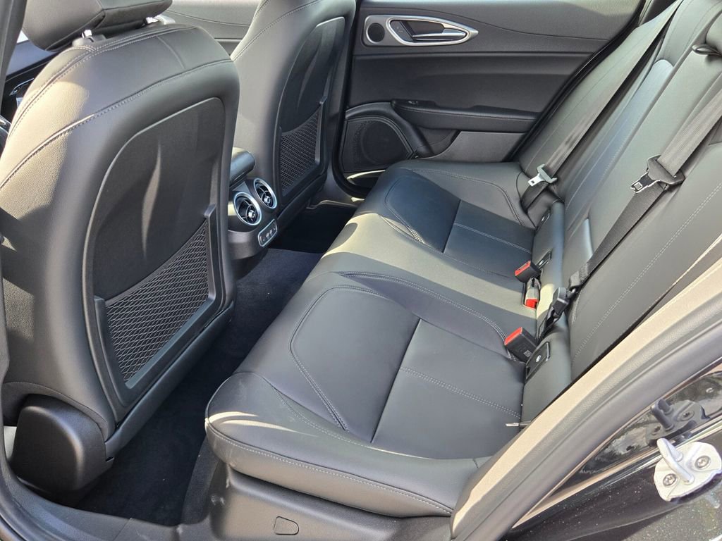 New 2025 Alfa Romeo Giulia w/ Driving Assist Package image 7