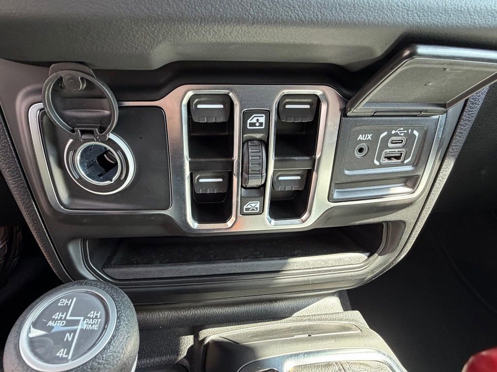 Certified 2025 Jeep Wrangler Unlimited Sahara AWD/4WD image 26
