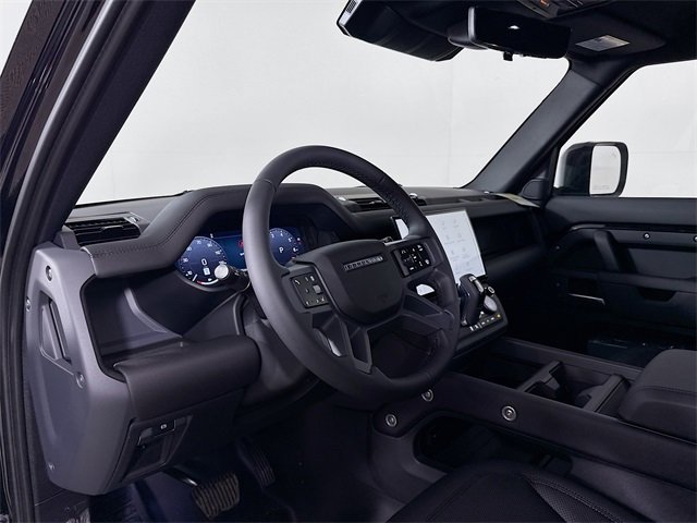 New 2026 Land Rover Defender 130 X-Dynamic SE image 9