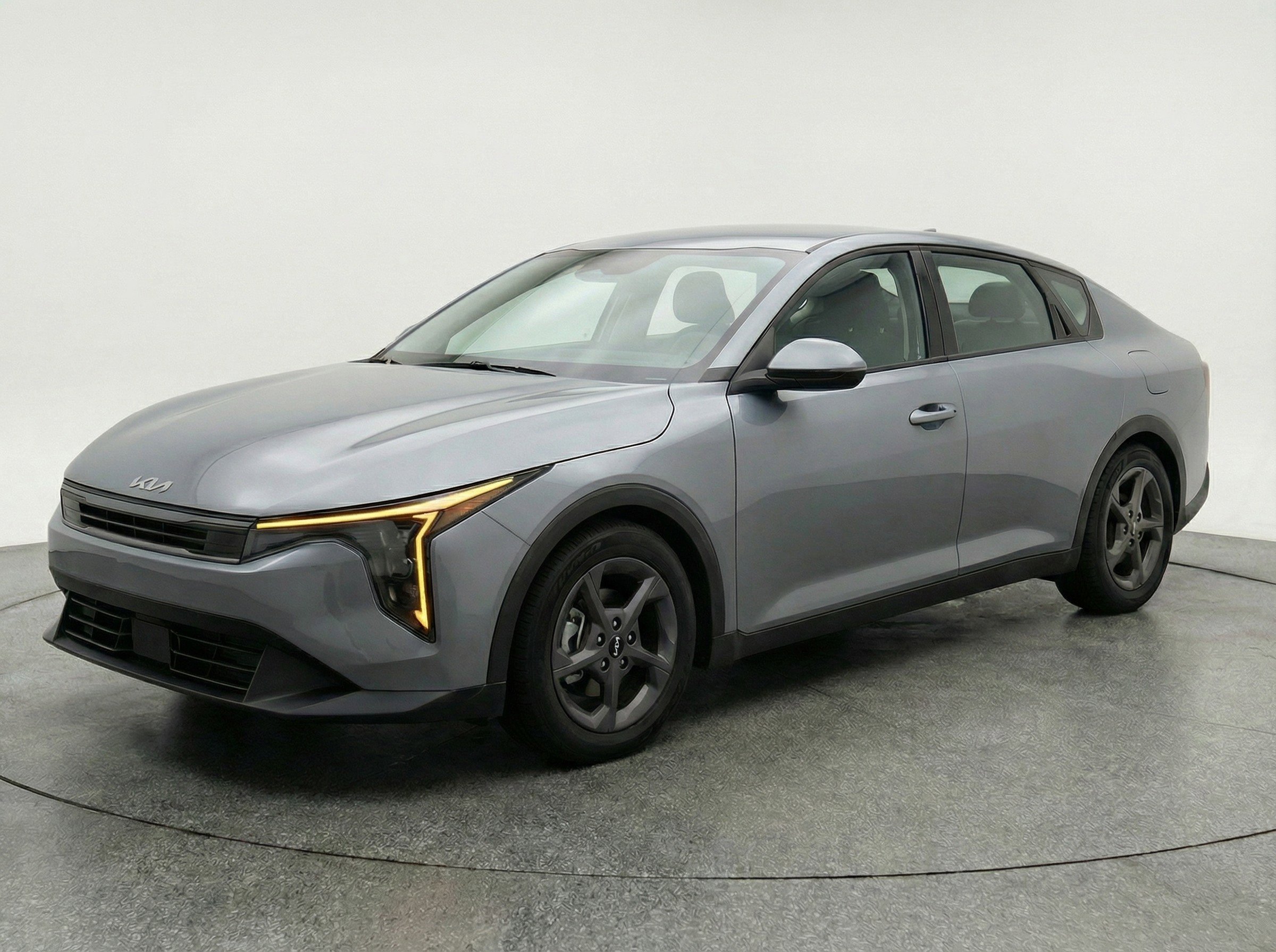 Used 2025 Kia K4 FWD image 3