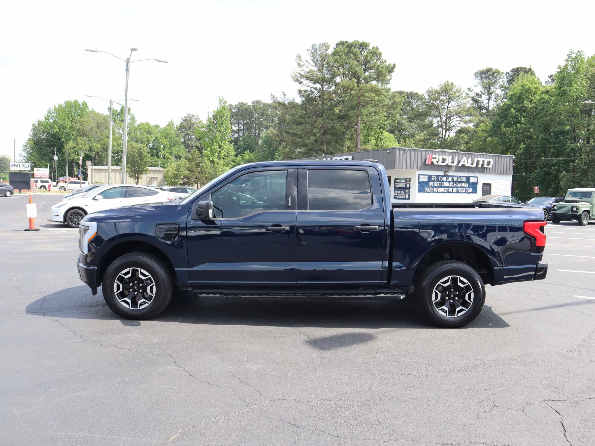 Used 2023 Ford F150 Lightning XLT AWD/4WD image 7